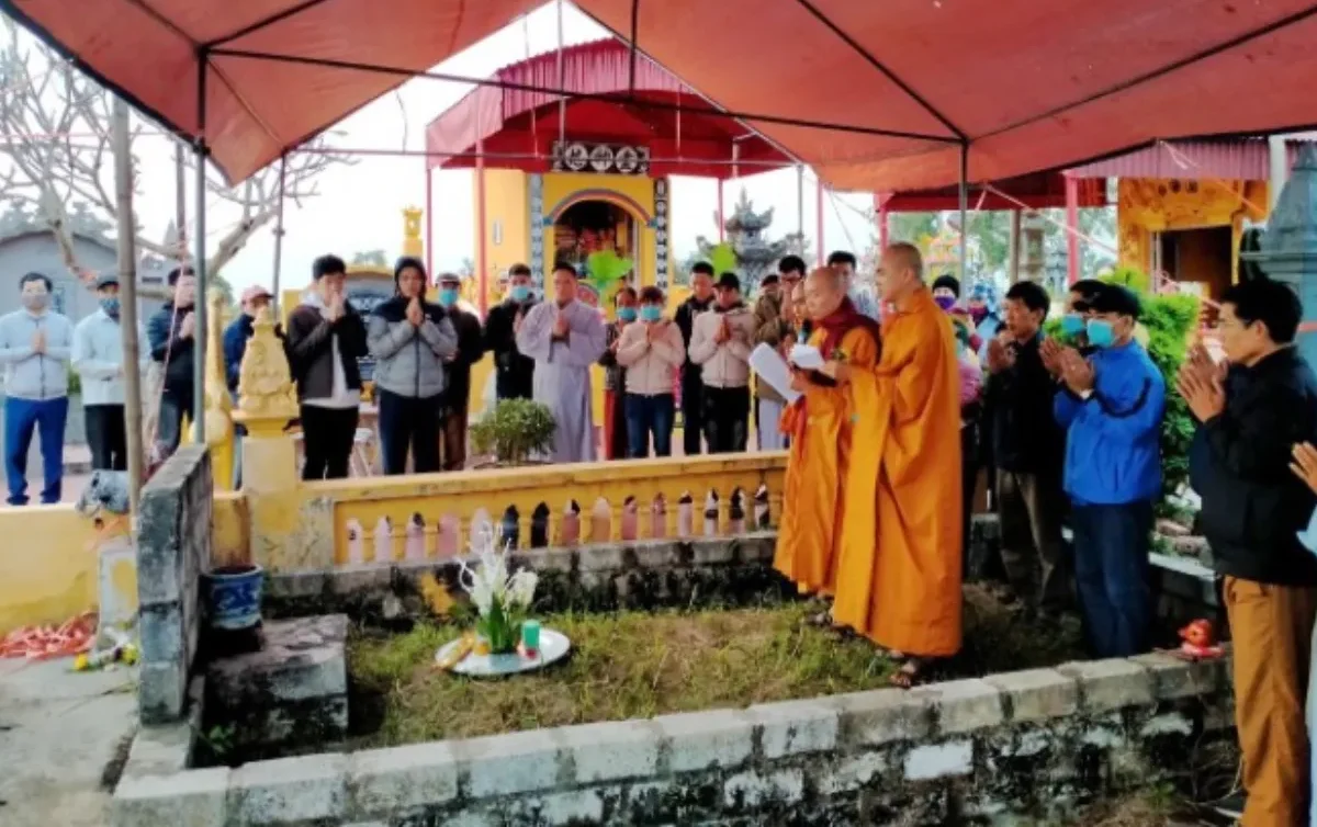 Chuẩn bị vật lễ cúng kiếng